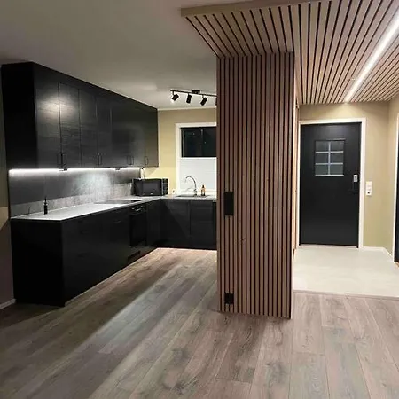 Fin Selveierleilighet I Toppetasje Med Parkering. Apartment