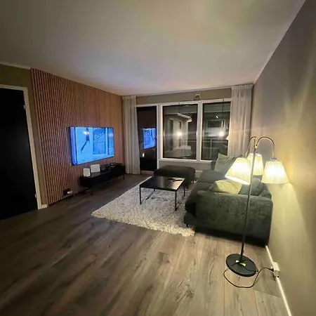 Lejlighed Fin Selveierleilighet I Toppetasje Med Parkering. Tromsø