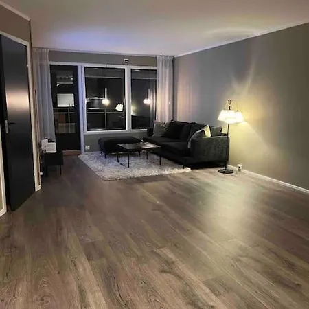 Fin Selveierleilighet I Toppetasje Med Parkering. Lejlighed Tromsø